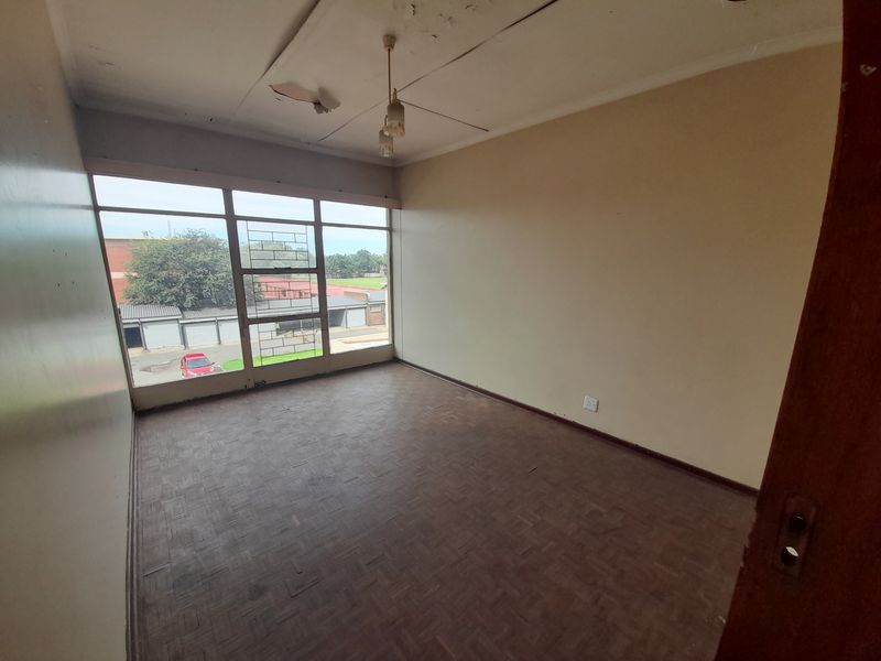 Flat at R5,350 - Photo 8