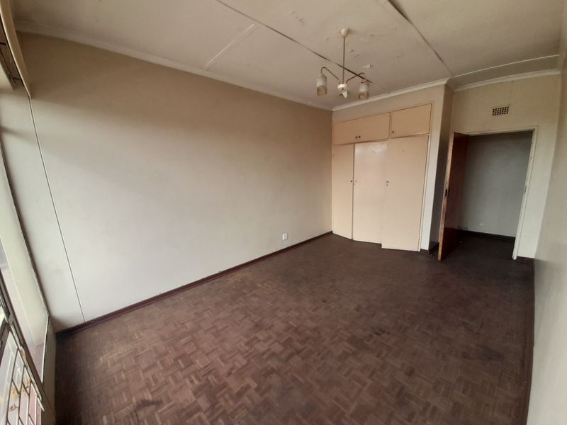 Flat at R5,350 - Photo 9