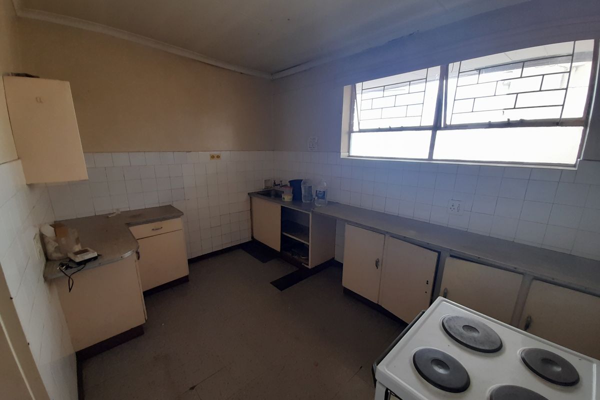 Flat at R5,350 - Photo 3