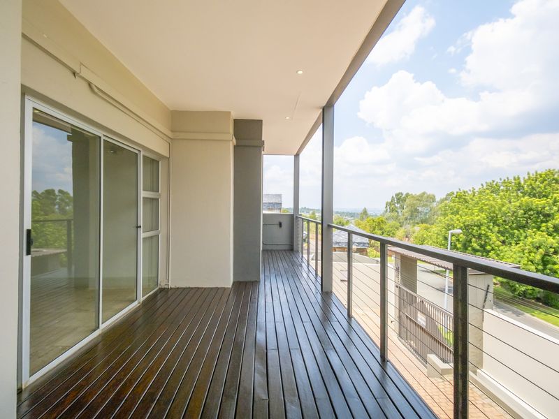 Sophisticated 4-Bedroom Residence with Breathtaking Sandton Views - Photo 3