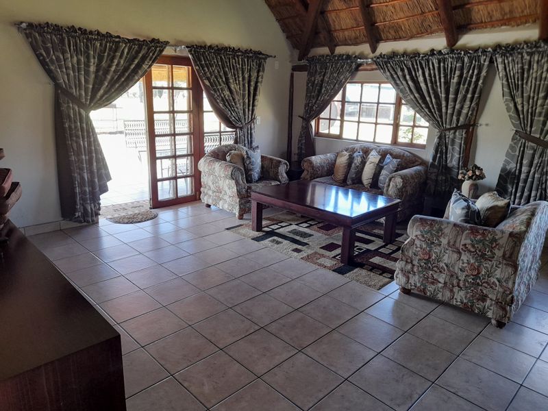 Furnished Townhouse with River Access @ R10,500 - Photo 4