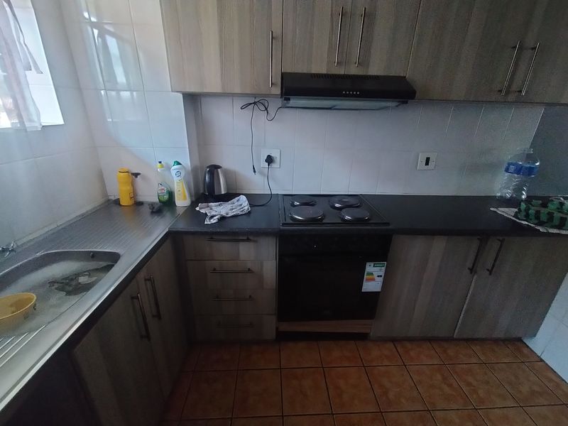 Ideal Starter Home or Investment in a Well-Maintained Complex - Photo 4