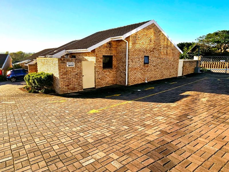 ONCE-IN-A-LIFETIME SEA-VIEW BARGAIN IN SECURE COMPLEX – Aston Bay, Jeffreys Bay - Photo 1