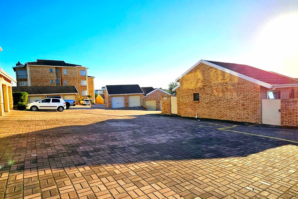 ONCE-IN-A-LIFETIME SEA-VIEW BARGAIN IN SECURE COMPLEX – Aston Bay, Jeffreys Bay - Photo 4