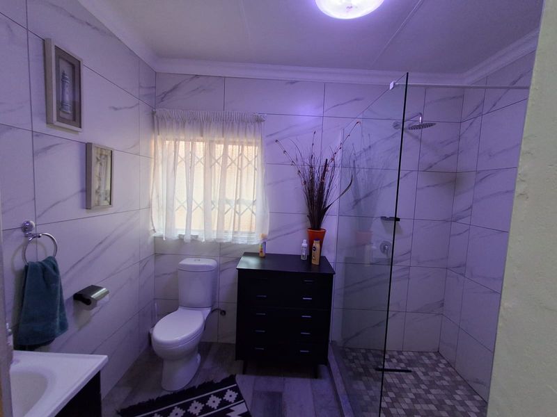 3 Bedroom House for Sale in Visagie Park Nigel R2 300 000 - Photo 9