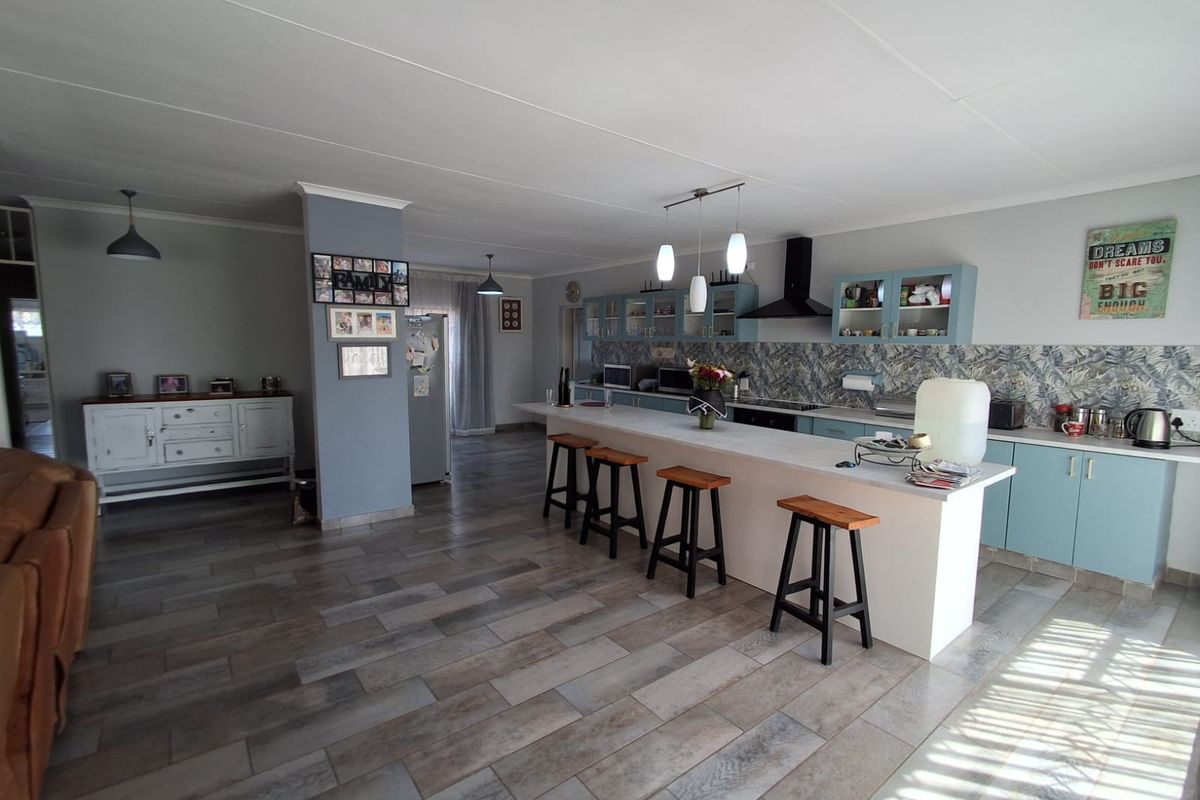 3 Bedroom House for Sale in Visagie Park Nigel R2 300 000 - Photo 3