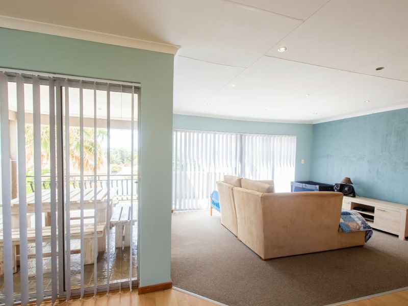 Perfectly Positioned for a Seaside Lifestyle! - Photo 10