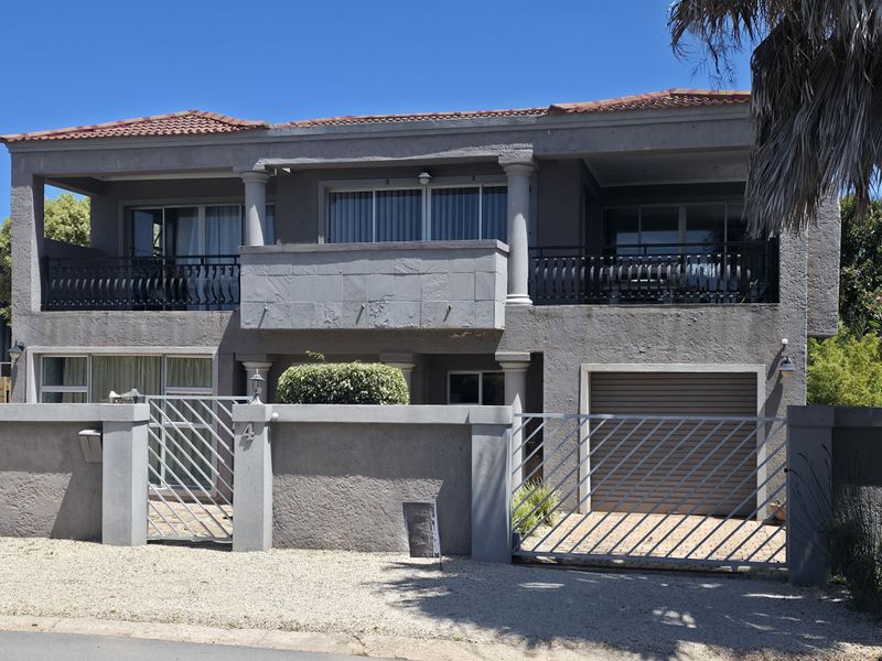 Perfectly Positioned for a Seaside Lifestyle! - Photo 2