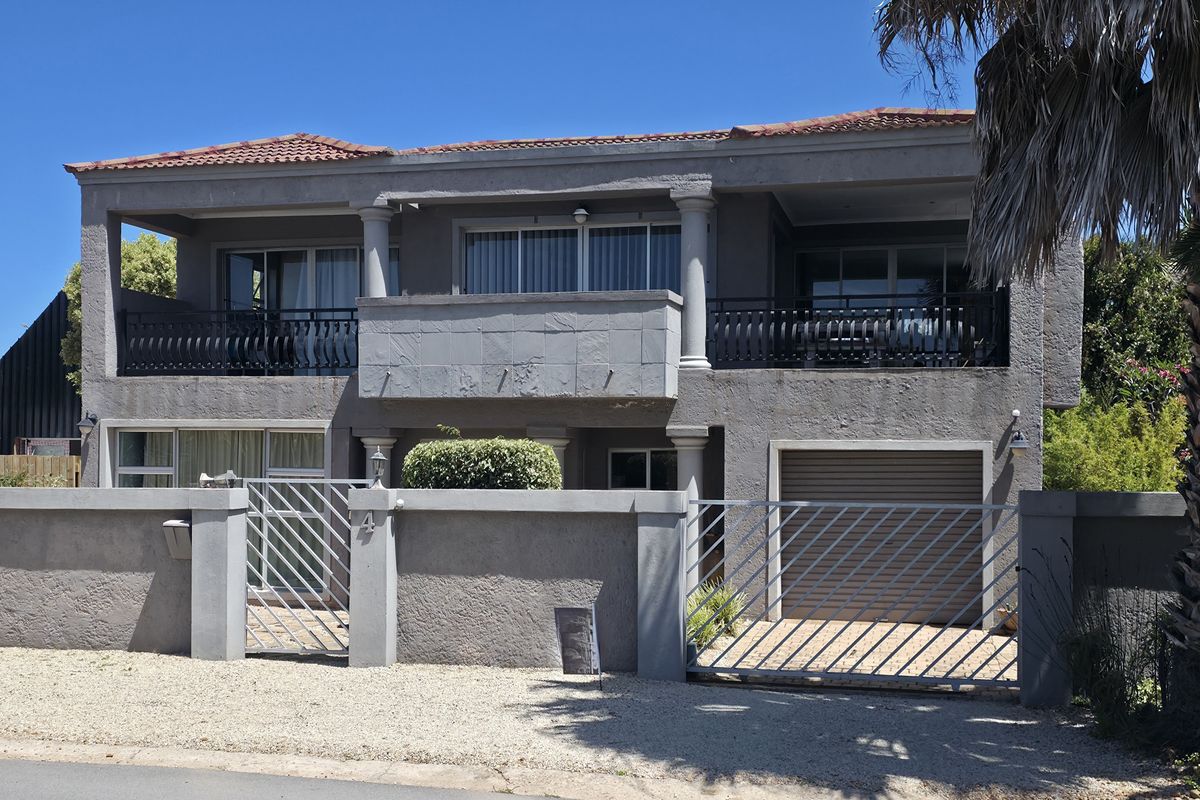 Perfectly Positioned for a Seaside Lifestyle! - Photo 2