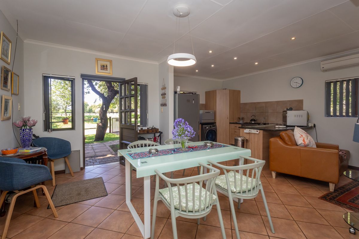 Stylish and Pristine Townhouse Designed for Easy Living - Photo 5