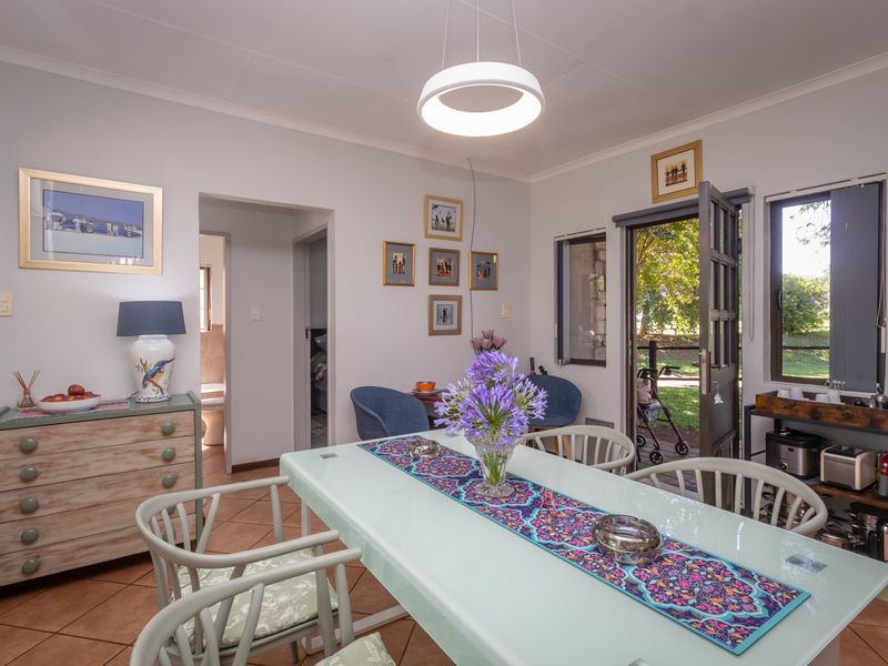 Stylish and Pristine Townhouse Designed for Easy Living - Photo 6