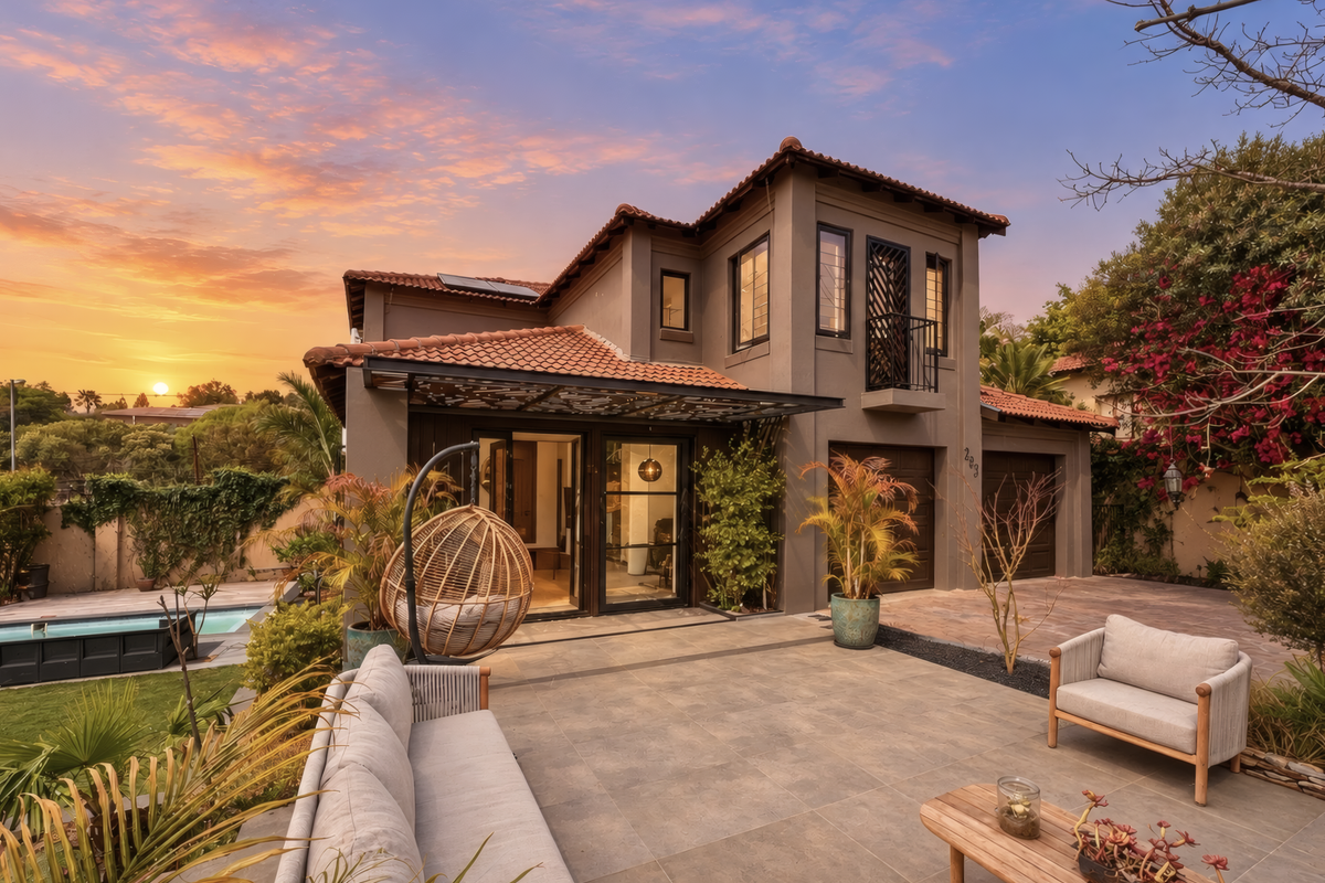 Beautifully Renovated Family Home in Beverley, Sandton - Photo 2