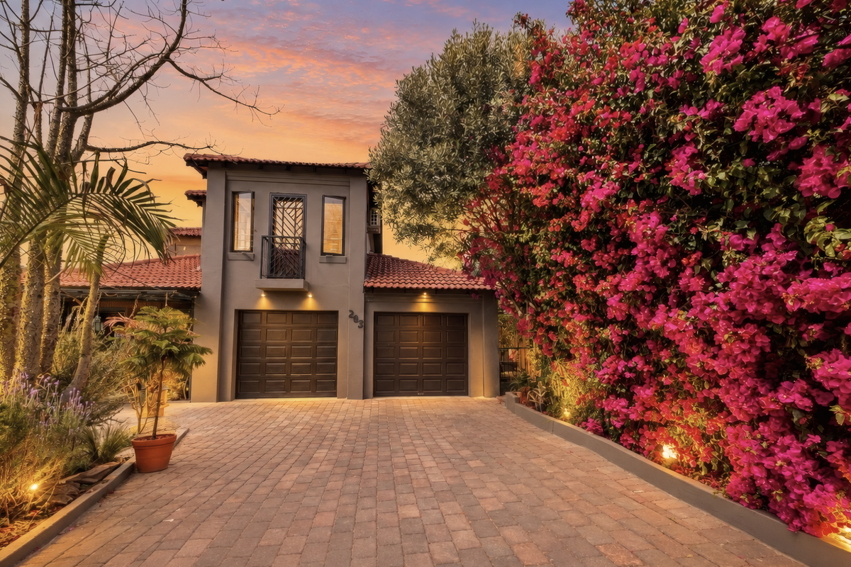 Beautifully Renovated Family Home in Beverley, Sandton - Photo 3