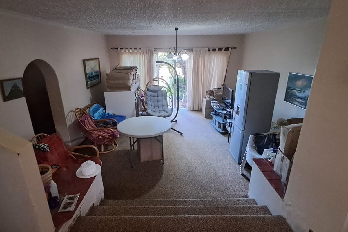 Renovator’s Dream in Beacon Bay - Photo 3