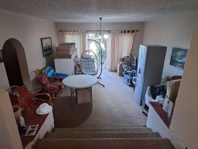 Renovator’s Dream in Beacon Bay - Photo 3