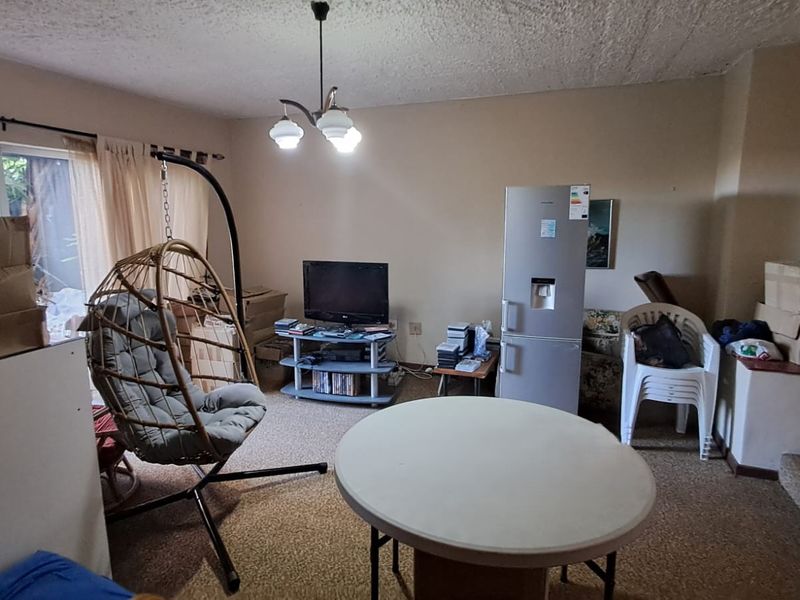 Renovator’s Dream in Beacon Bay - Photo 4