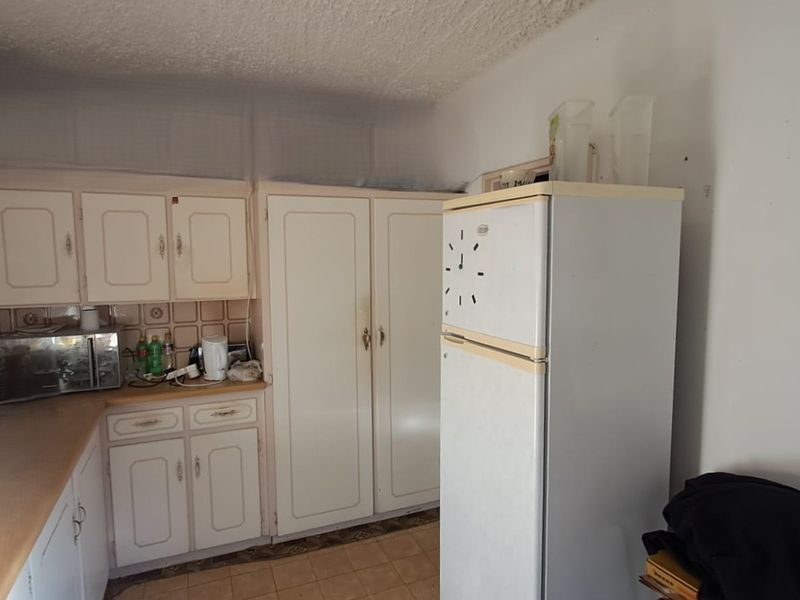 Renovator’s Dream in Beacon Bay - Photo 8