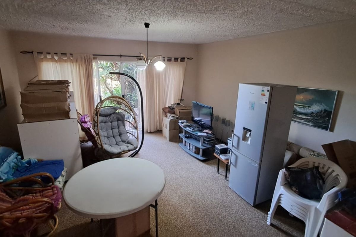 Renovator’s Dream in Beacon Bay - Photo 5