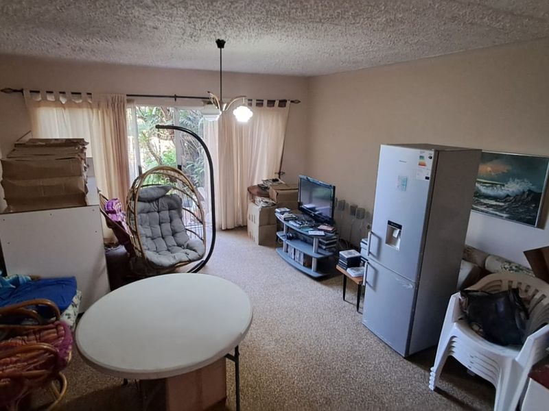 Renovator’s Dream in Beacon Bay - Photo 5