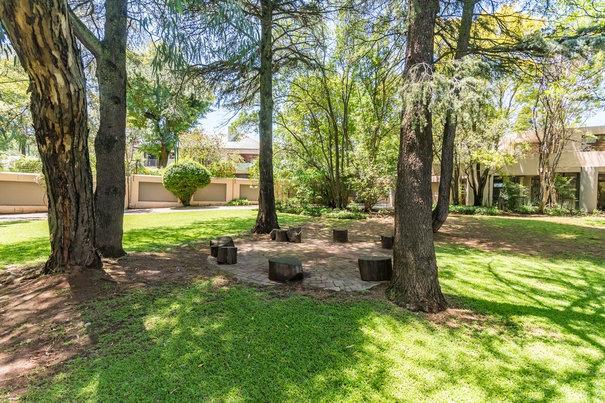 Bryanston Residence Designed for Exceptional Living. - Photo 4