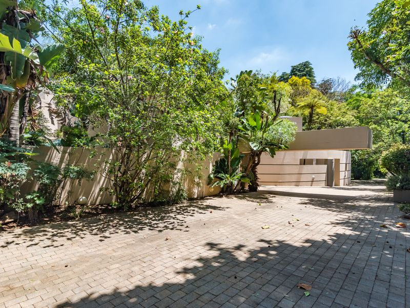Bryanston Residence Designed for Exceptional Living. - Photo 2