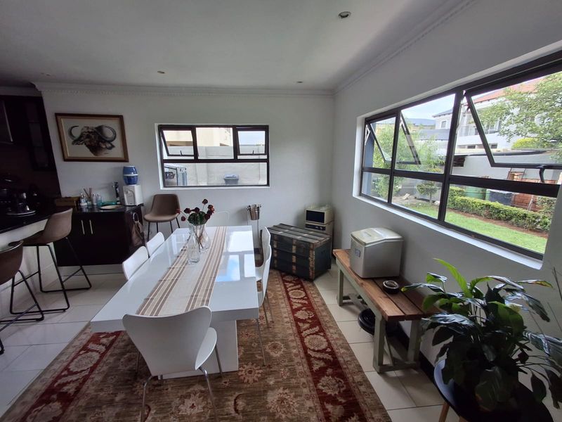 Beautiful Freehold Home in a Secure Theresapark Estate - Photo 7