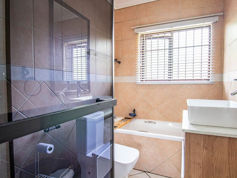 Exquisite Home in a Secure Estate! - Photo 10