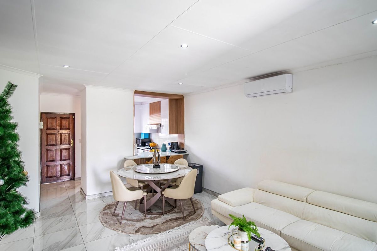 Exquisite Home in a Secure Estate! - Photo 5