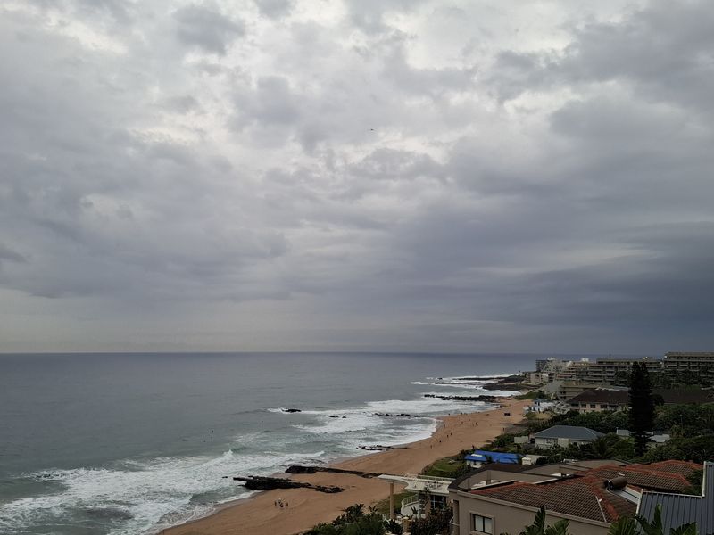 Absolute Beachfront Masterpiece. A Rare Coastal Asset with Unrivalled Potential - Photo 4