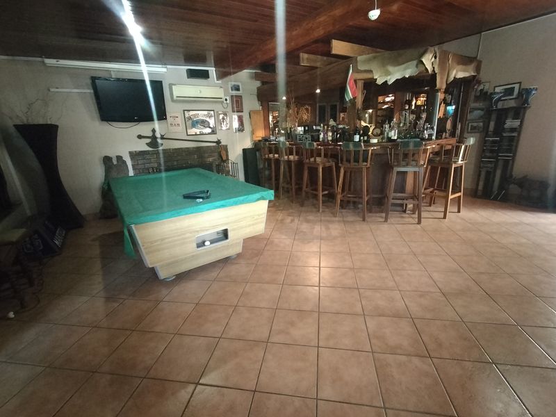 Grand Family Residence with Premium Entertainment Spaces - Photo 9