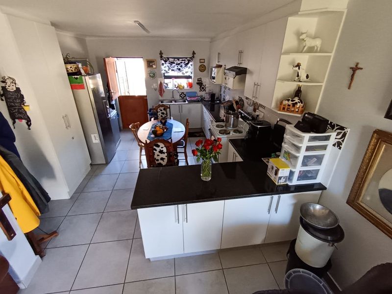 Townhouse For Sale In Mossel Bay - Photo 8