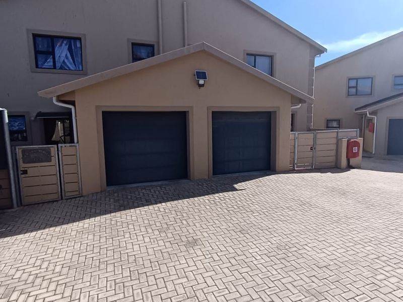 Townhouse For Sale In Mossel Bay - Photo 5