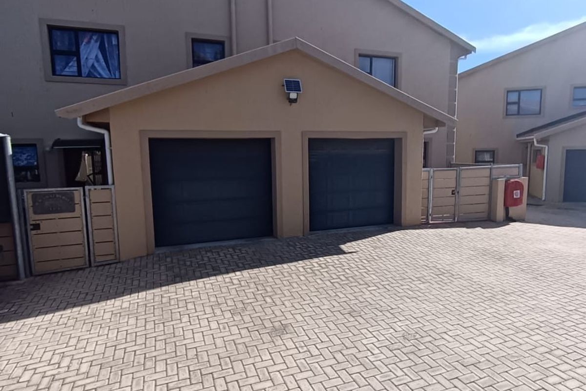 Townhouse For Sale In Mossel Bay - Photo 5