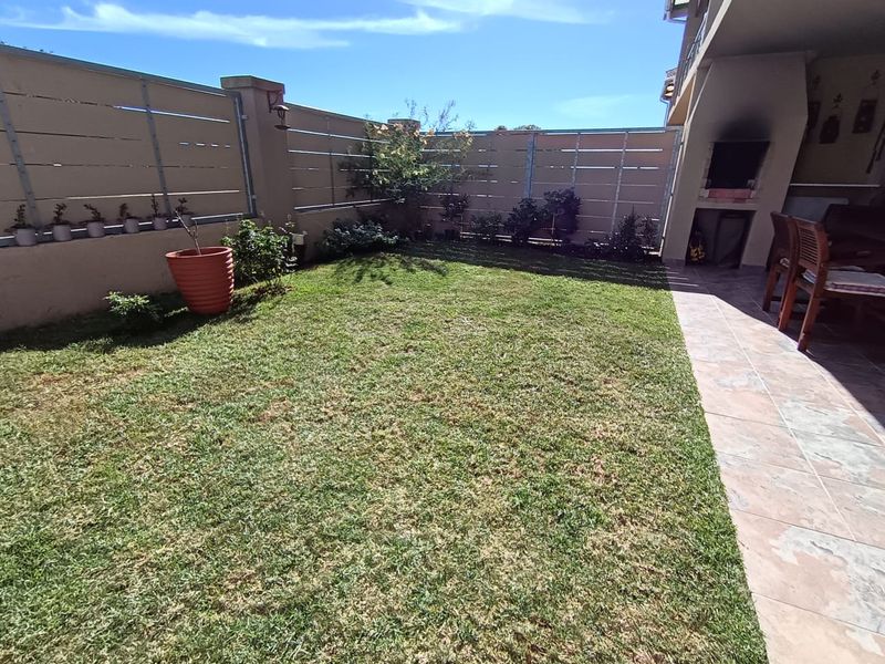 Townhouse For Sale In Mossel Bay - Photo 2