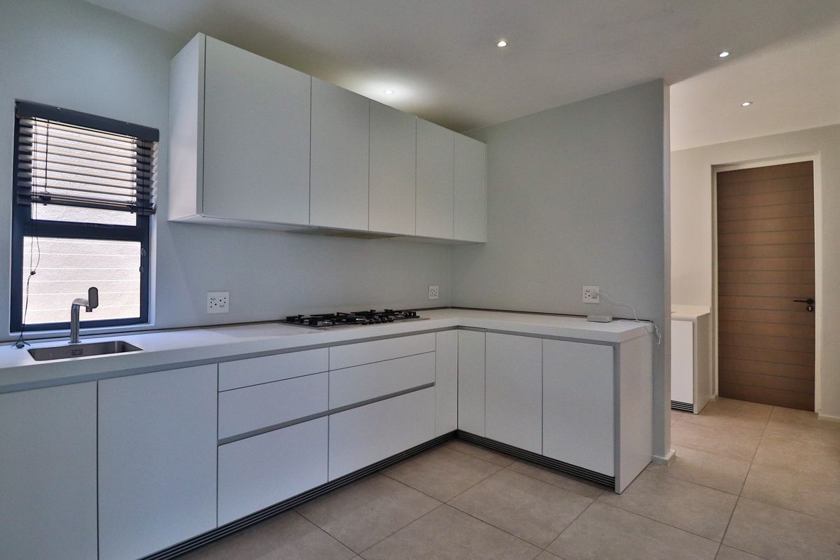 Charming 3-bedroom double volume house in The Rest Nature Estate, Nelspruit - Photo 2