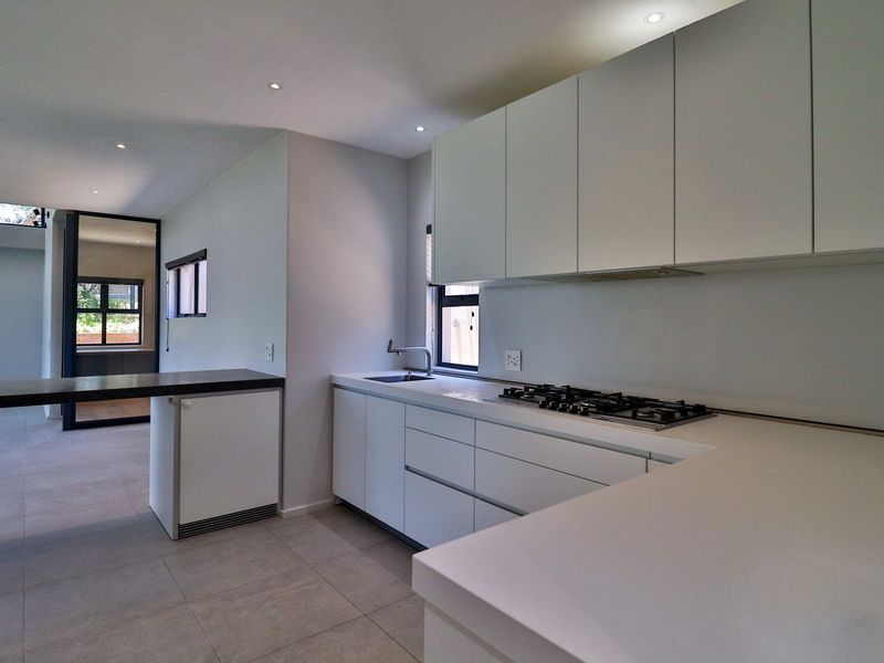 Charming 3-bedroom double volume house in The Rest Nature Estate, Nelspruit - Photo 10