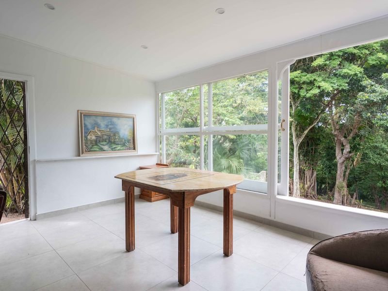 Newly renovated house - Photo 2