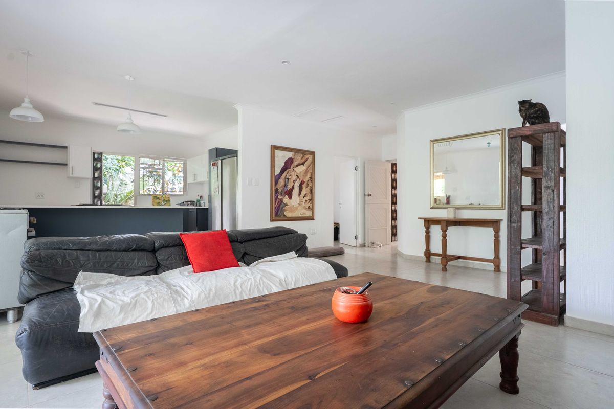 Newly renovated house - Photo 3