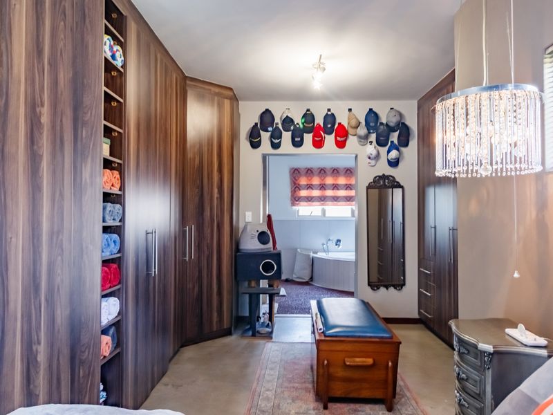 Where Timeless Design Meets Effortless Living! - Photo 10