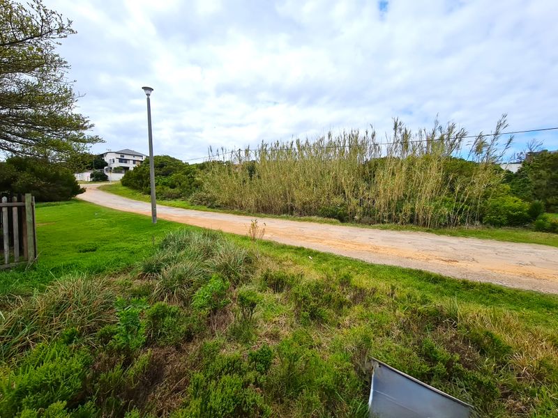 Large Level Stand in Paradise Beach, Jeffreys Bay - Photo 8