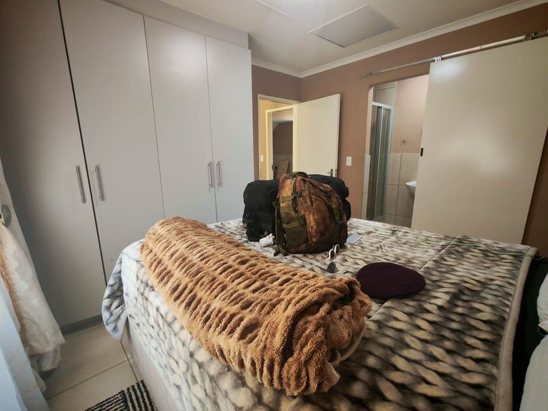 Modern 3-Bedroom Double-Storey Unit To Rent – Eldorette Security Estate - Photo 8