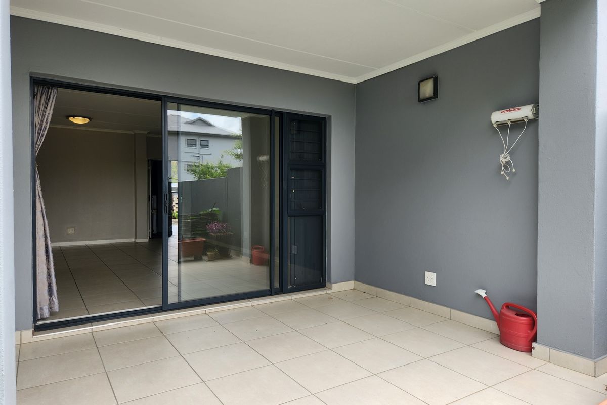 Corner Garden!   Great Condition! - Photo 4