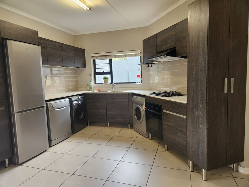 Corner Garden!   Great Condition! - Photo 8