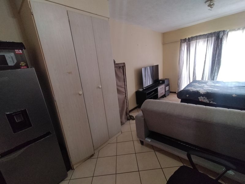 Opportunity Knocks – Studio with Great Potential in Wonderpark Estate - Photo 7