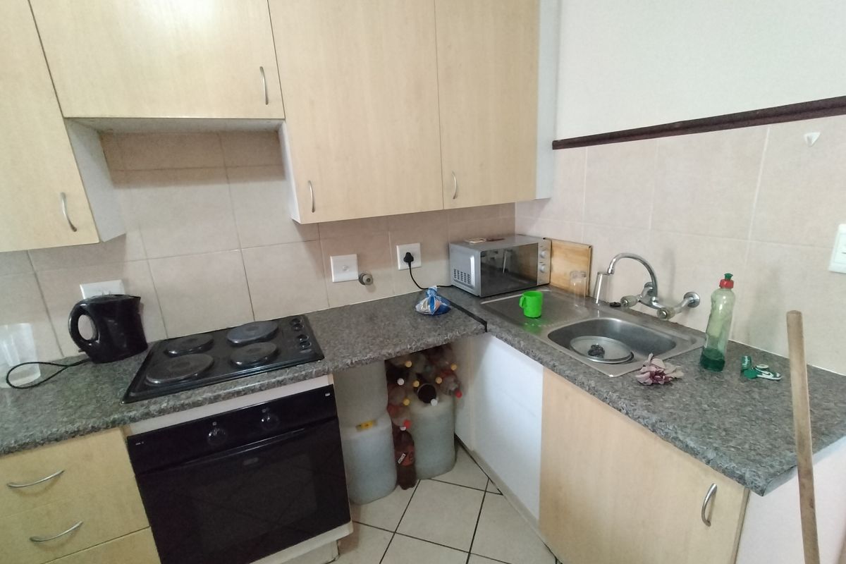 Opportunity Knocks – Studio with Great Potential in Wonderpark Estate - Photo 5