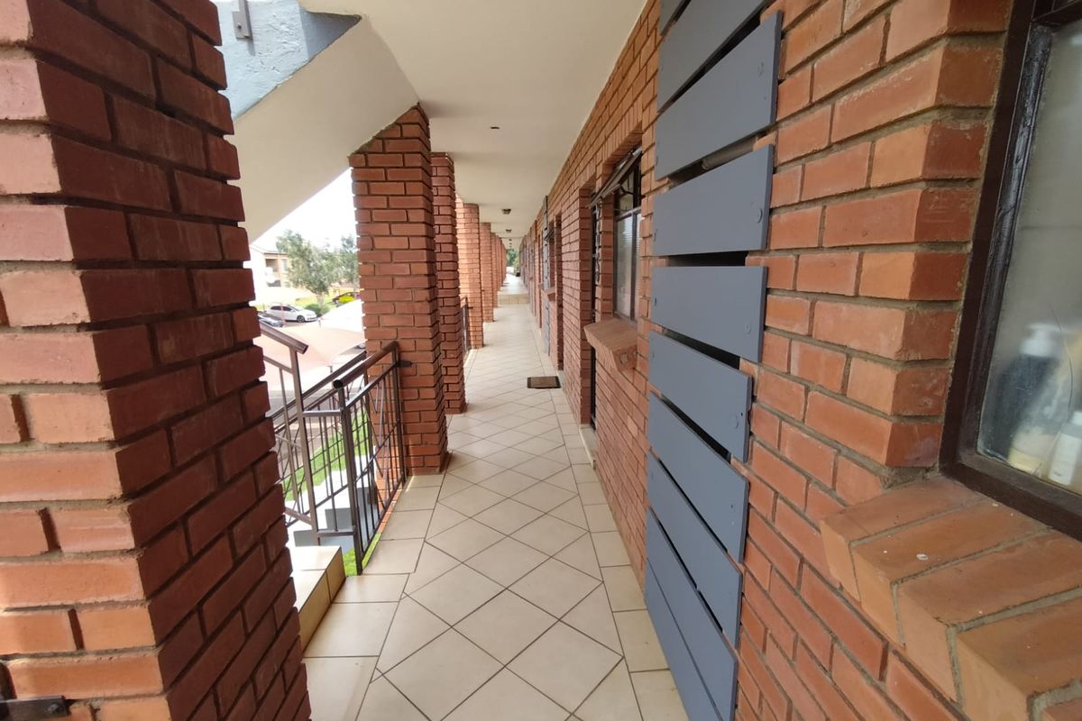 Move-In Ready Studio Living in Popular Wonderpark Estate - Photo 3