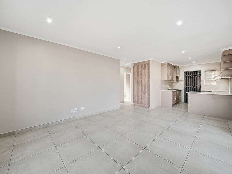 Family Home for Sale in Secunda – Prime Location Close to Schools & Shopping Centres - Photo 2