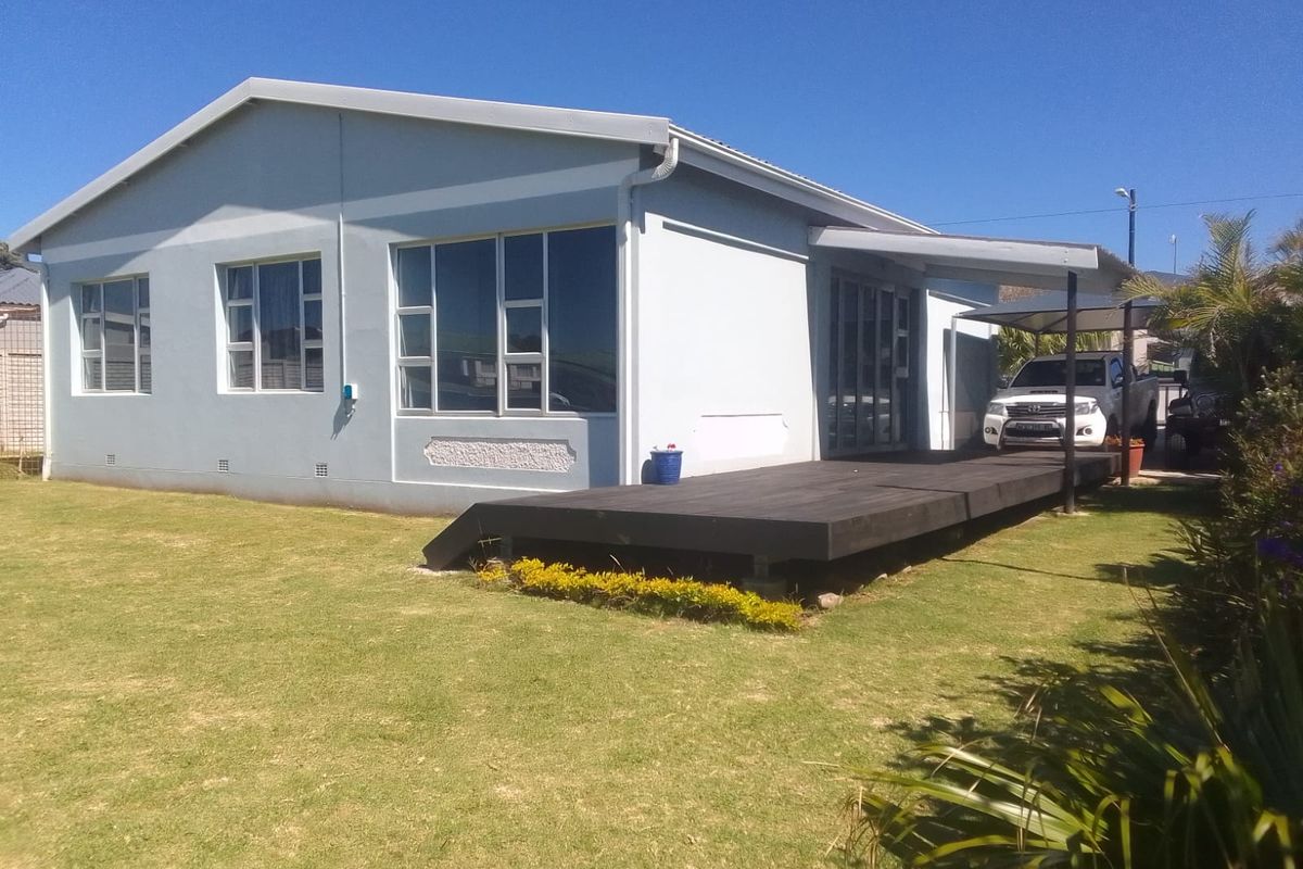 Beachside Bliss – Modern 3-Bedroom Gem! - Photo 2