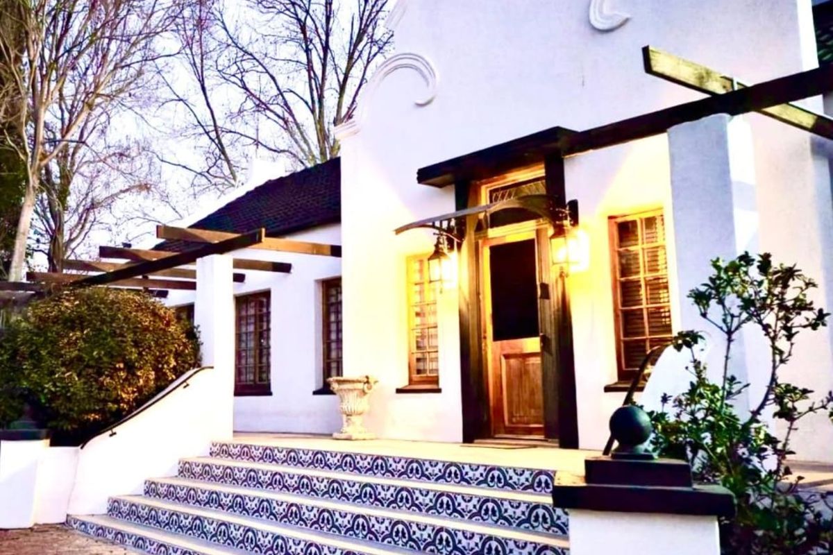 Discover this charming 4-bedroom guest house for sale in Parys, perfect for investment or family - Photo 2