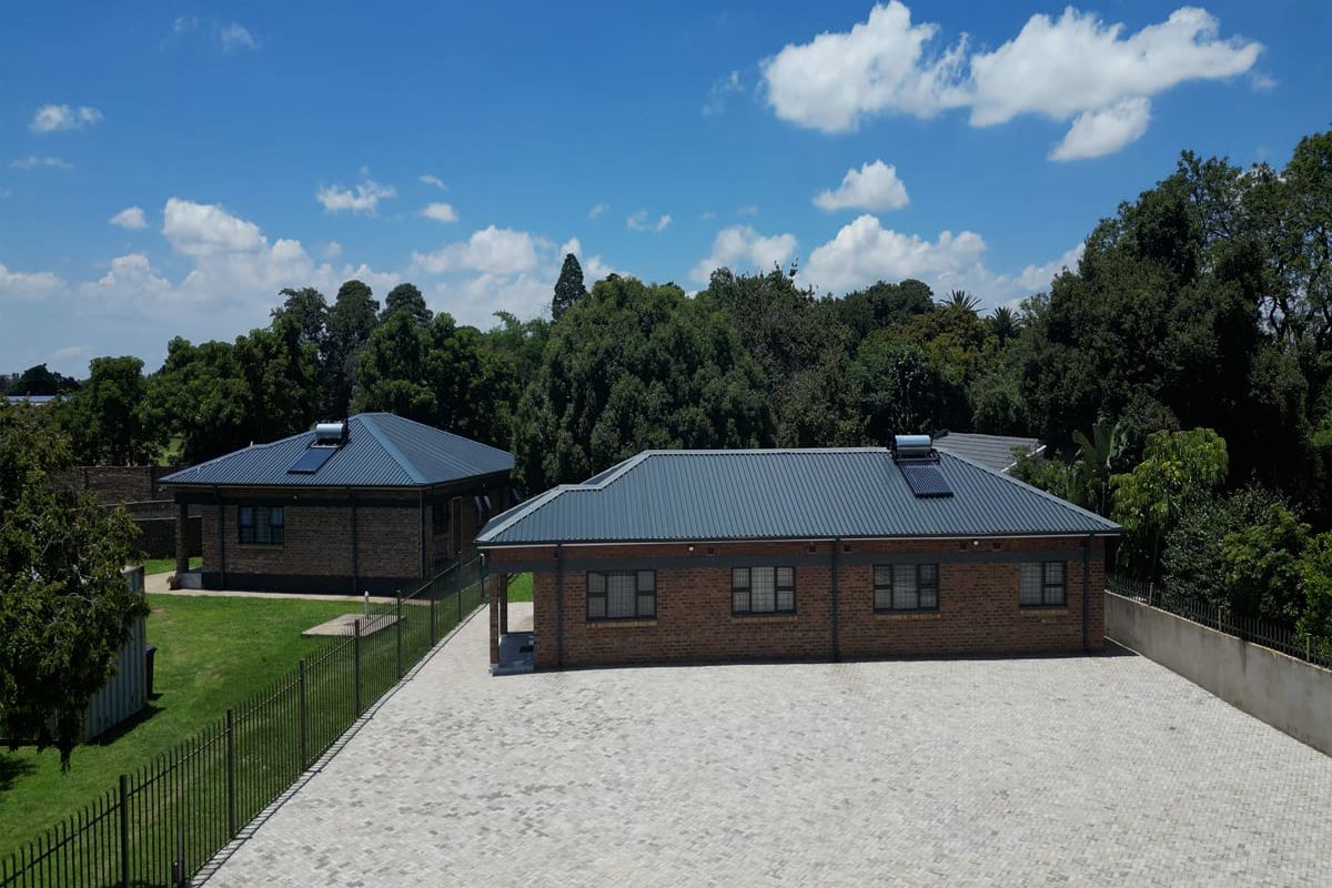 Exceptional Triple-Stand Residential & Business Property – Allan Road, Glen Austin - Photo 2